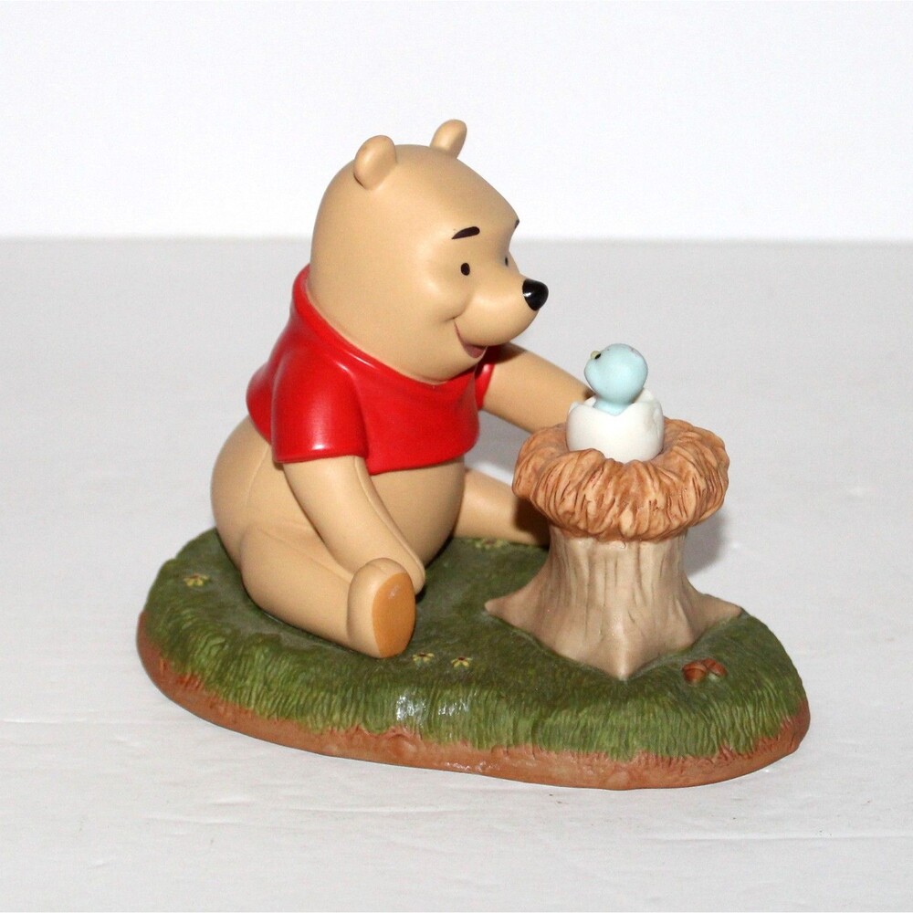 Disney Winnie the Pooh & Friends Welcome Little One porcelain figurine
